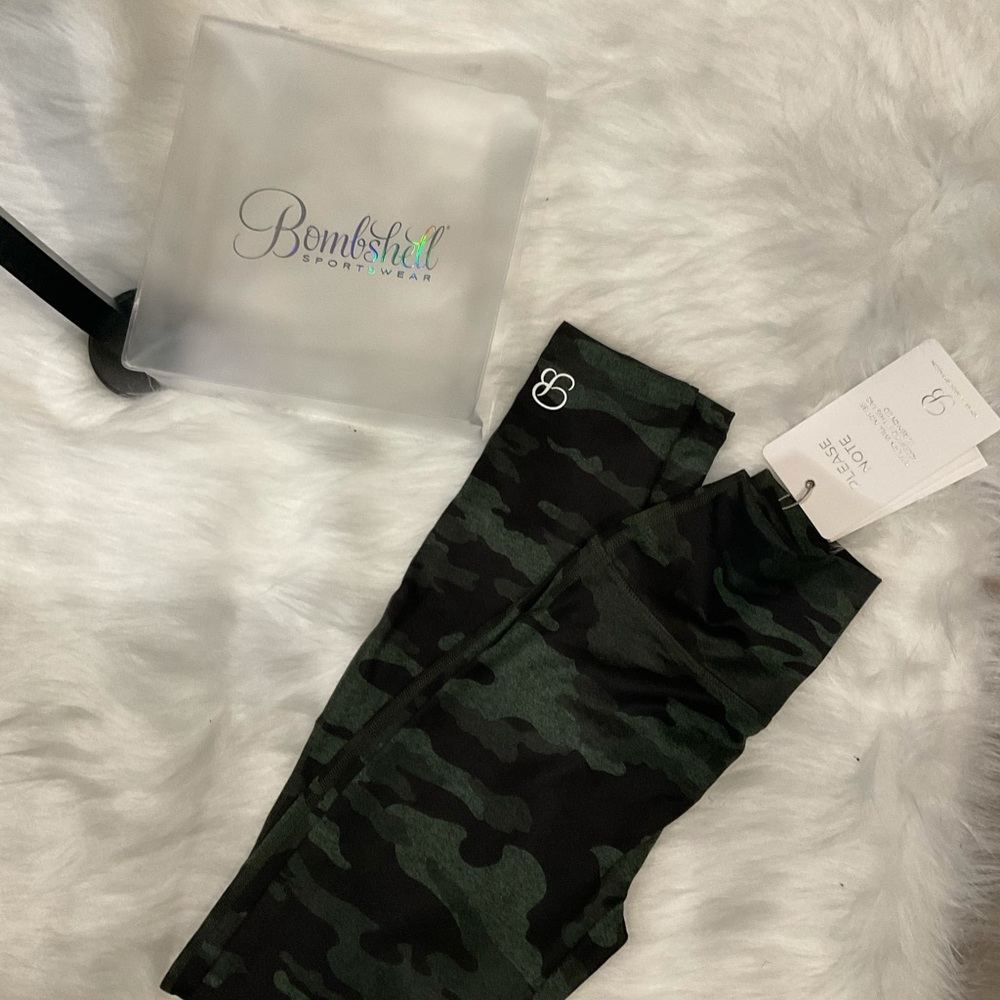 🆕💣🔥Bombshell six camo leggings - Picture 3 of 4